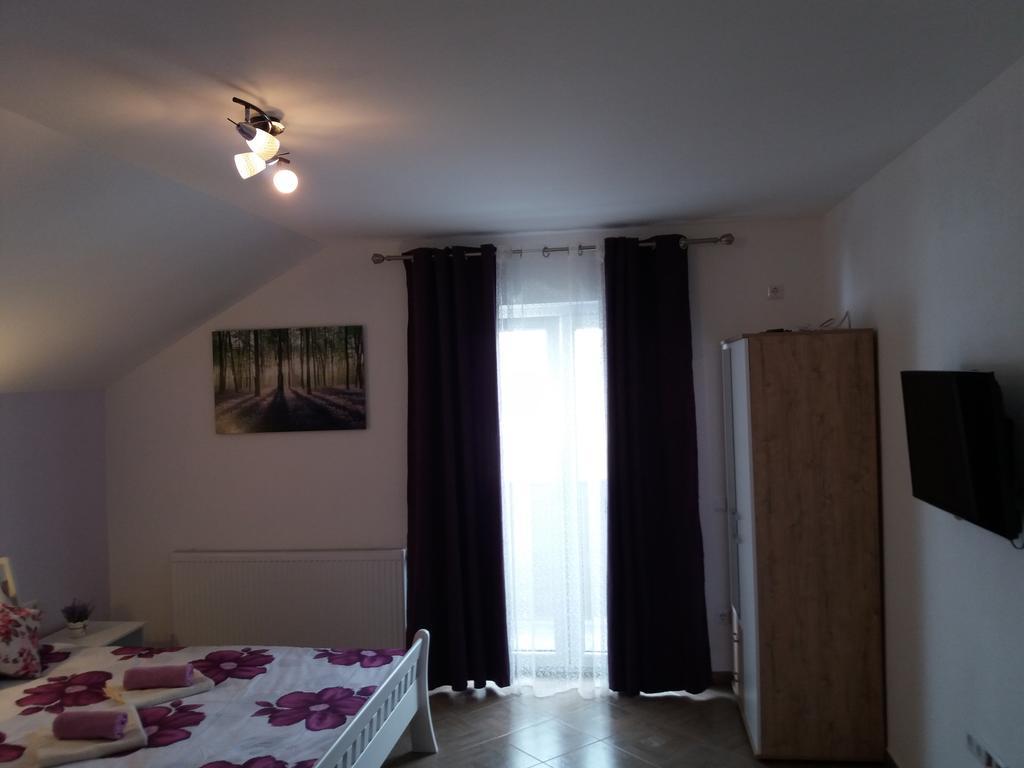 Guest House Macic Korenica Zewnętrze zdjęcie