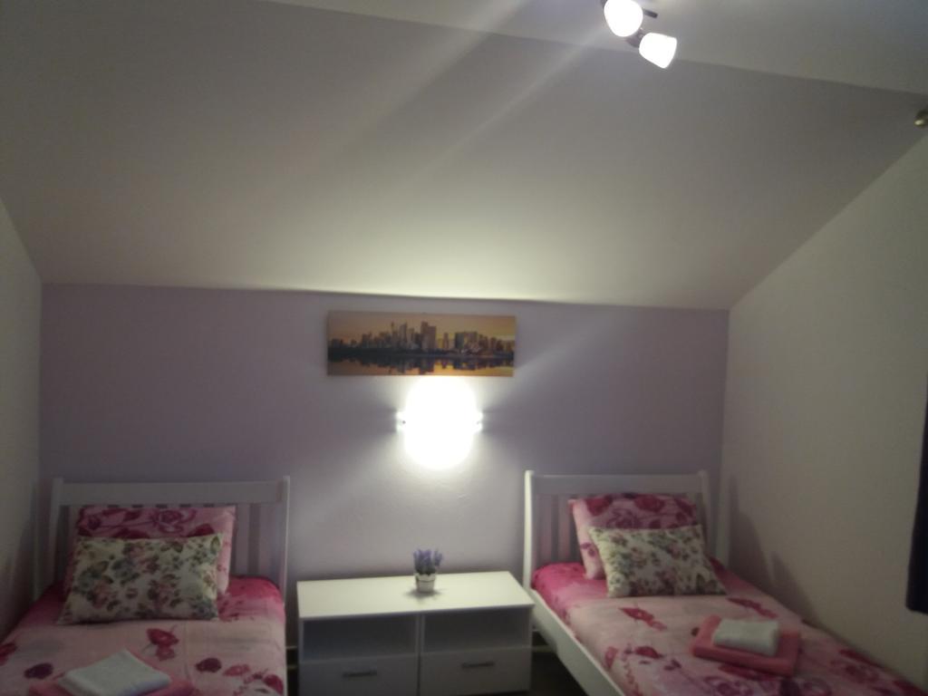 Guest House Macic Korenica Zewnętrze zdjęcie