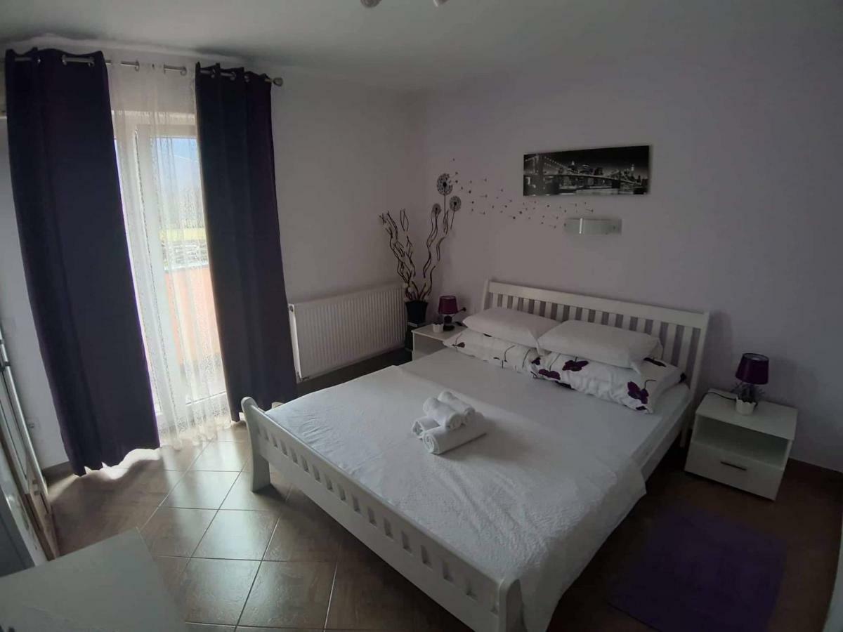 Guest House Macic Korenica Zewnętrze zdjęcie